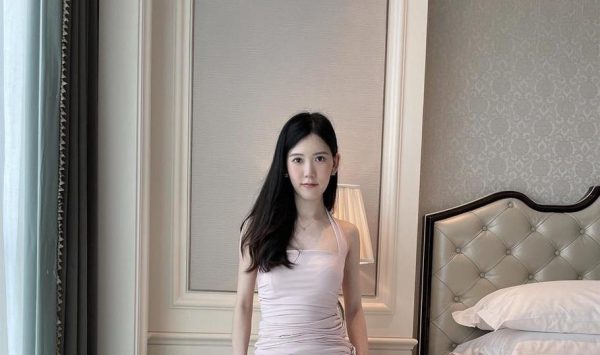 Chloe霏霏霏最新cosplay作品，让你体验cosplay世界的完美之美