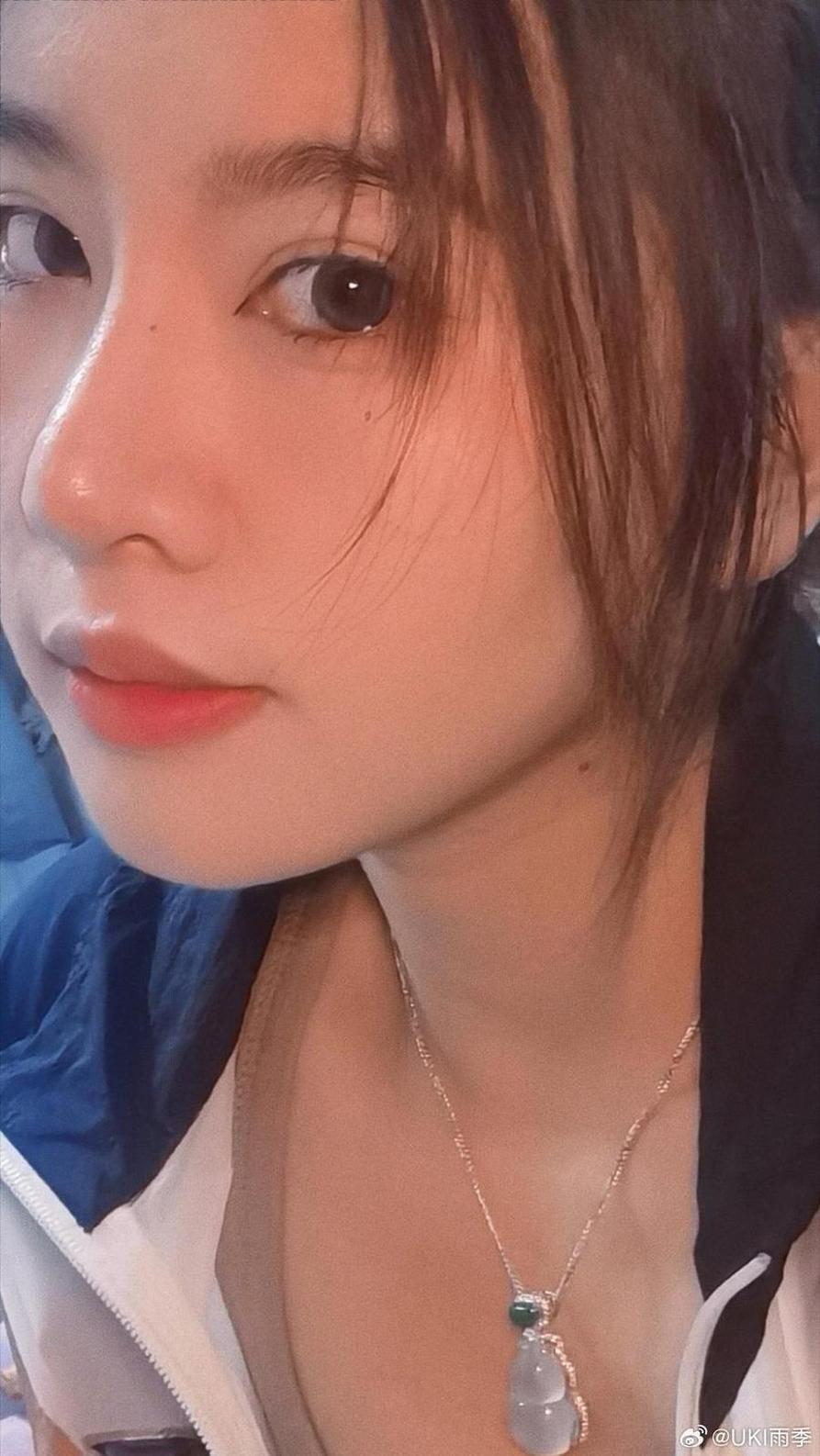 uki雨季2b的美图，让你感受到雨季的浪漫情调