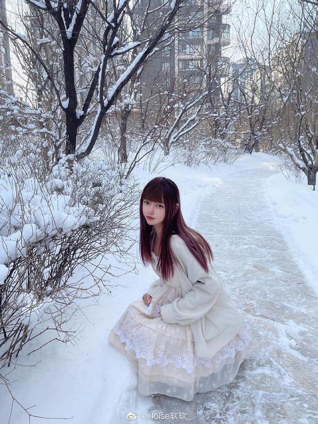 享受摄影艺术：Eloise软软视图的赏析之旅