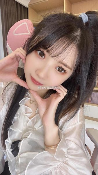 宛若梦境的小女巫露娜高跟鞋助眠经典美感欣赏。