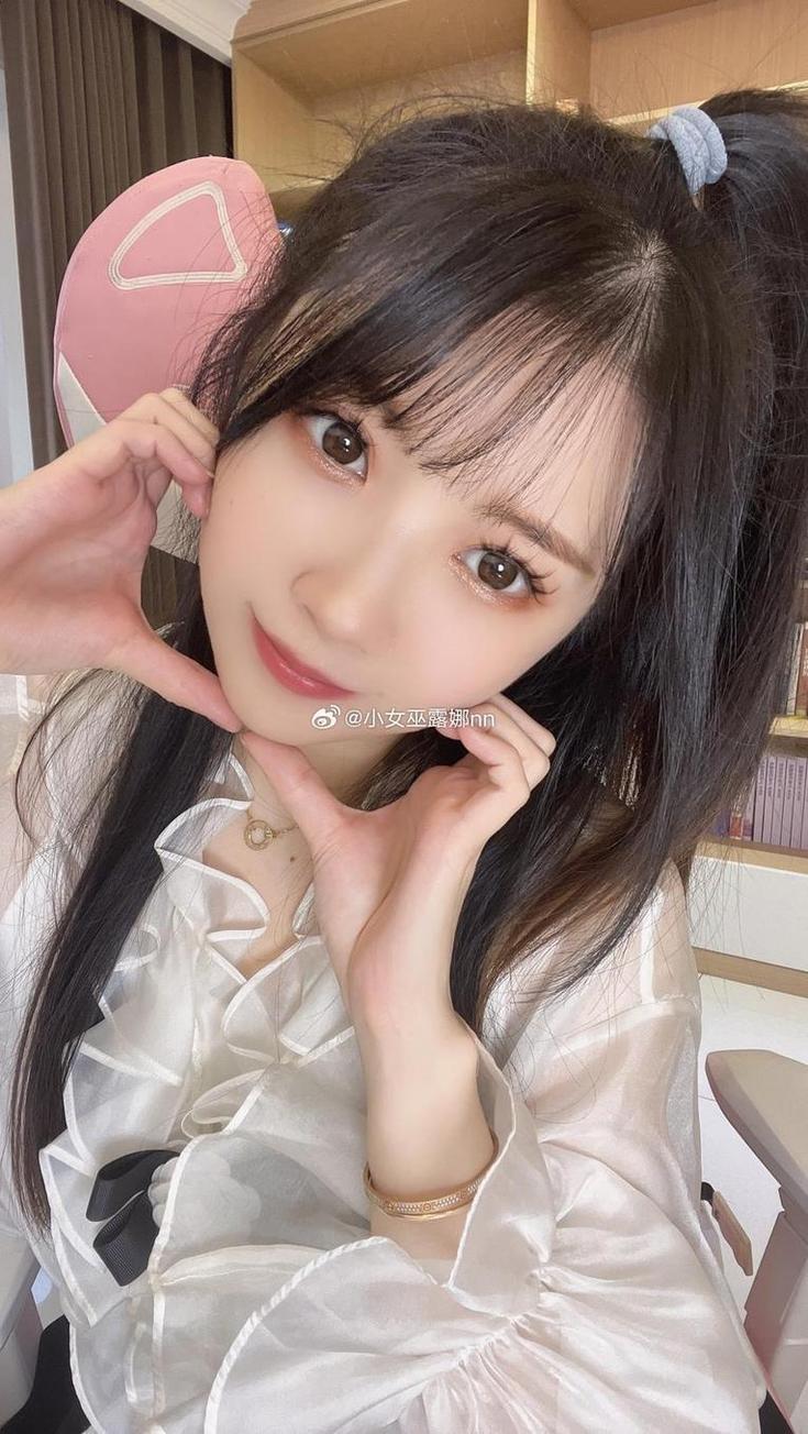 宛若梦境的小女巫露娜高跟鞋助眠经典美感欣赏。