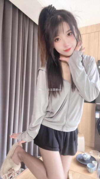 小女巫露娜定制收费的瞬间捕捉，让你看到最真实灵动的图像