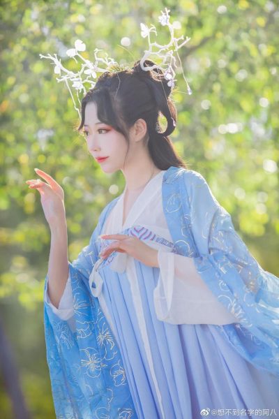 想不到名字的阿八玉藻前舞娘：华丽舞姿，炫酷cos作品