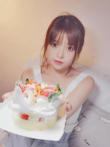 草莓味的奈奈兔cos作品：甜蜜约定的萌系爱情