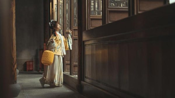 神秘蠢沫沫地铁任务下载，展现完美作品