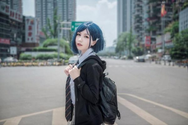逐月su蓝色衬衫：这种美感只有摄影师才能捕捉