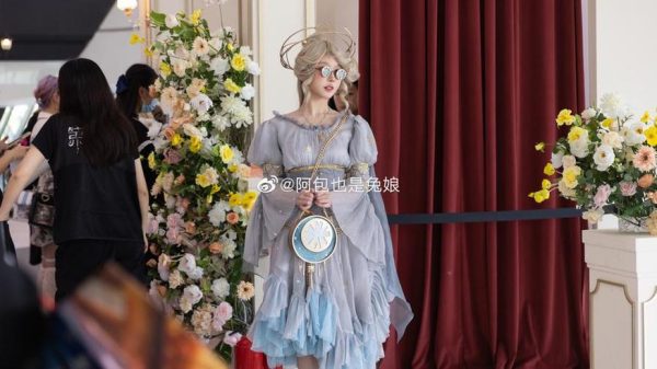 《阿包也是兔娘cos免费在线观看》经典之作，让人流连忘返的cos作品