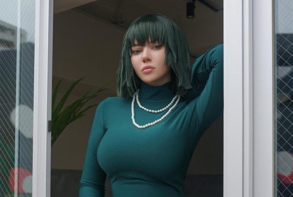 来一次alinabecker模特图片的cos分享，一起感受这位美妞的精彩扮演吧