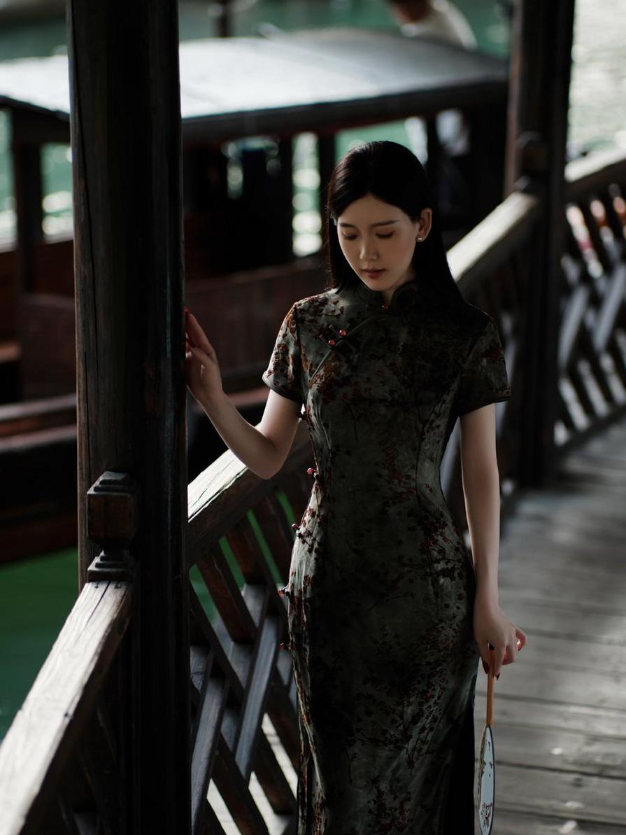 以cos作品为主体，分享chloe霏霏霏长什么样子的美图精选