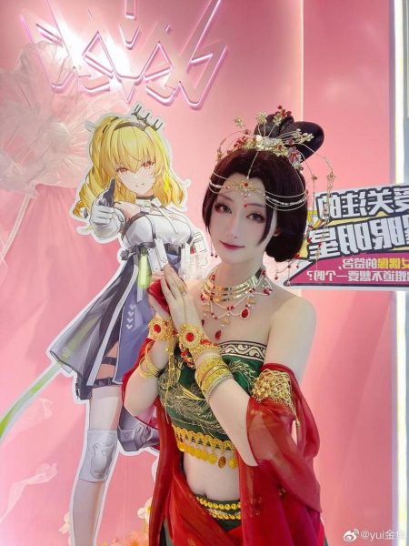 活灵活现的角色形象，yui金鱼本人素颜图片cos精选图包
