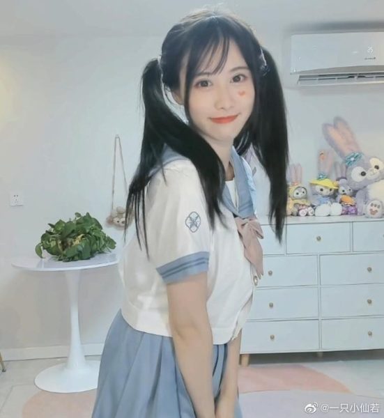一只小仙若图片素颜，原图摄影照片，略带感伤的校园回忆