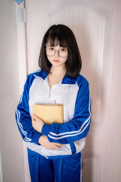 带你穿越到二次元的七月喵子脸红壁纸，让你欲罢不能