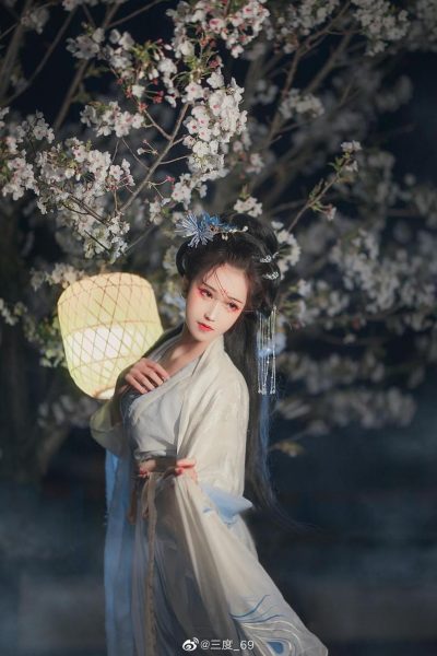 三度69赤夏白裙：放肆挥洒的青春，全新cos作品曝光