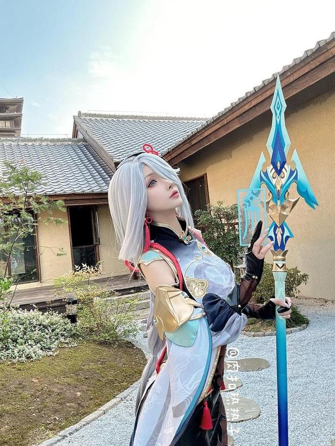 凉凉子逸仙婚纱cos，最丰富的摄影花絮分享