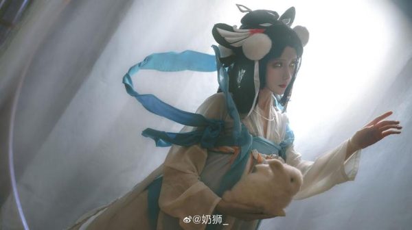 奶狮不咬人cos玉藻前，用照片记录这段美丽的故事。