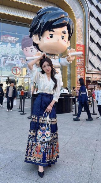 细节之处不容忽视，小女巫露娜订制照片完美呈现