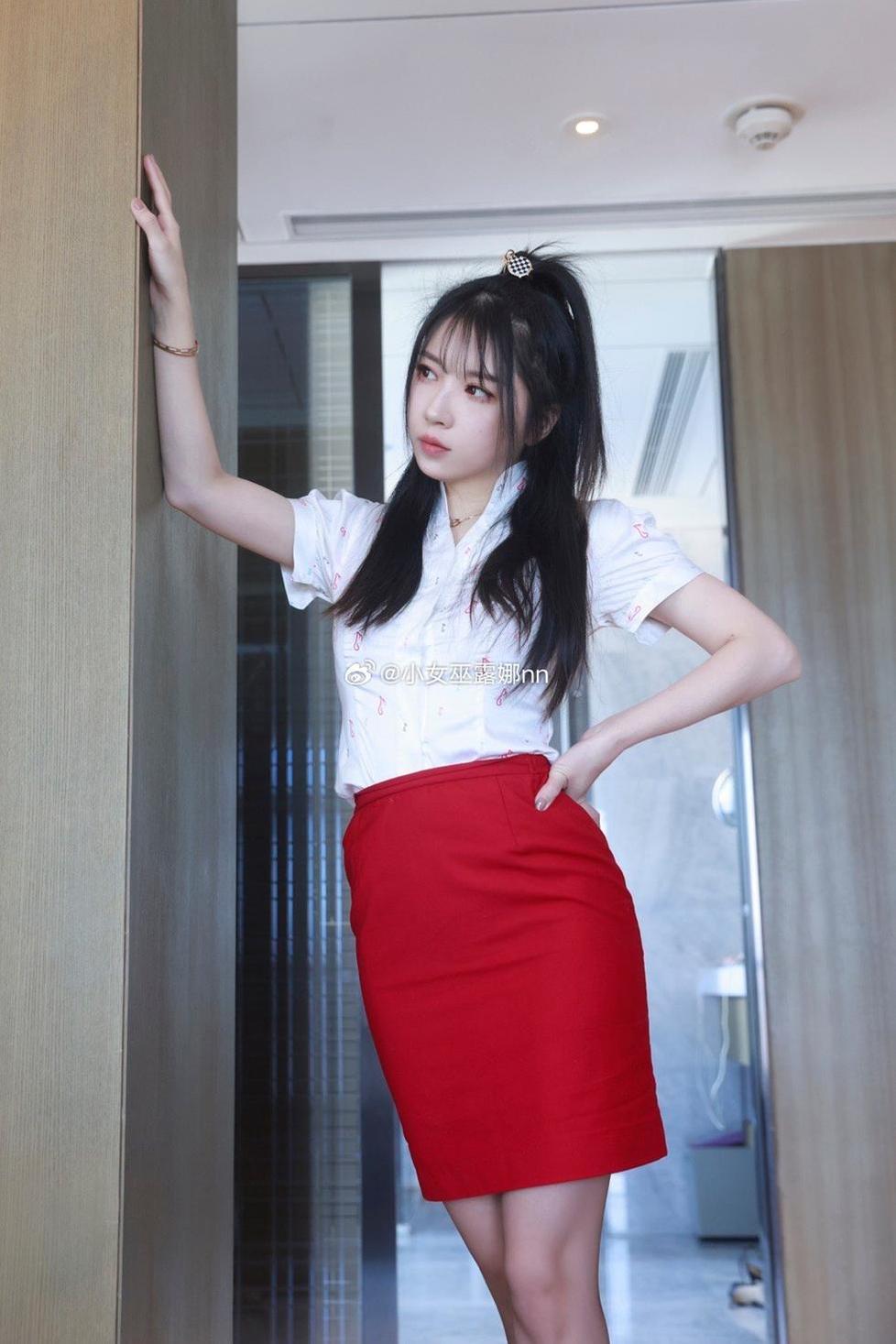 小巫女露娜的美图照片墙