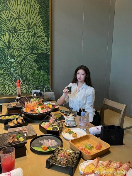 想不到名字的阿八白金带你游玩美图的世界