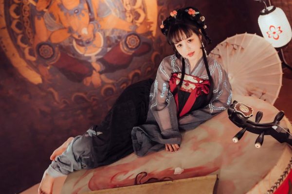 别样cos风！晕崽图片扮演之美从这里开始