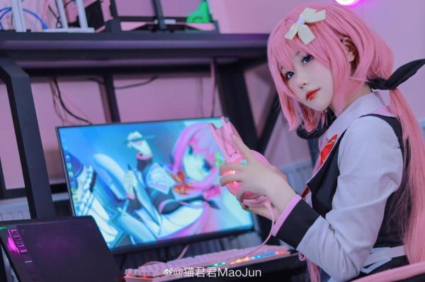 猫君君阿米娅的唯美图包，带你赏析猫咪之美。