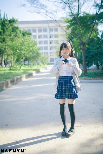 你的美学之选：神乐坂真冬纯色庭院图包最新美图套