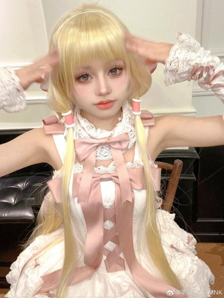 火爆上线！芊川一笑身高cosplay图片集，美不胜收