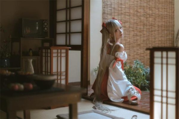 精致之美，由蠢沫沫作品创可贴呈现。