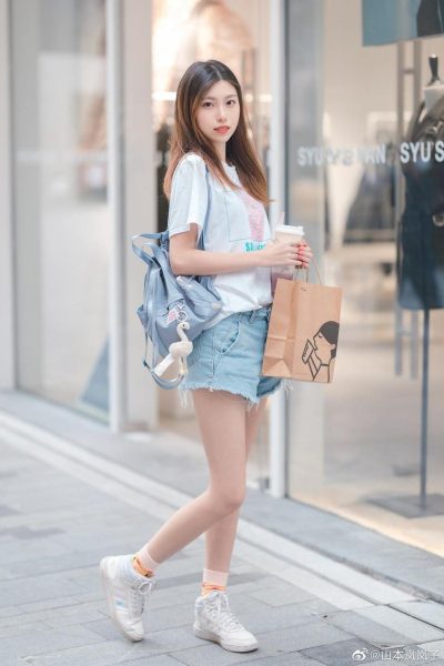 许岚lan水手服图片合集：水手小姐姐的勇敢航海之路