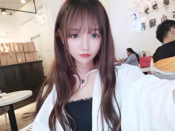 让我们聚焦这一刻，共同见证过期米线线喵cos七夕限定的灿烂辉煌