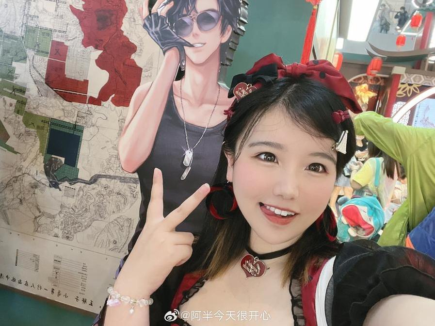 《阿半今天很开心赫斯提亚》代表cos作品，高清原图放送