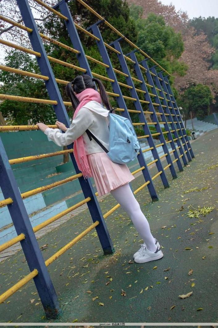 这些阿诺不是施瓦辛戈夏季校服照片，让我看到了世间真正的美