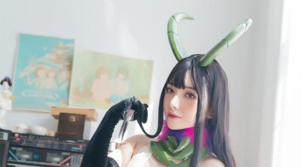 雄赳赳雯妹不讲道理婚纱无删图片，完美还原燃情时刻