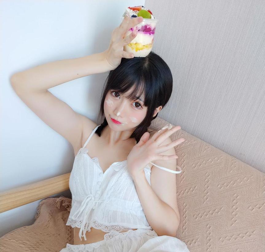 一边享受海边美景，一边欣赏魔物喵的合集，美滋滋