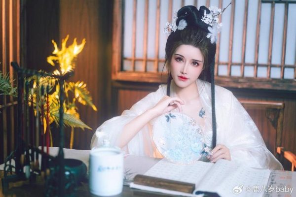 鹿八岁baby猎魔人图包：探索神秘的魔物领域